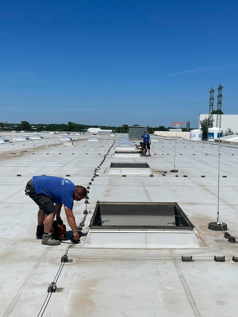 Sanierung RWA, Austausch Lichtkuppeln gegen neue Mehrzwecklüfter